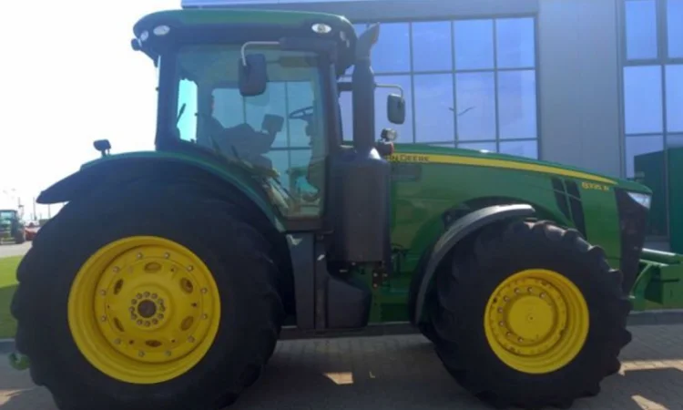 Трактор John Deere 8335R (2012) - фото № 4