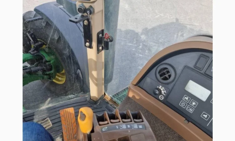 Трактор John Deere 8430 (2007) - фото № 11