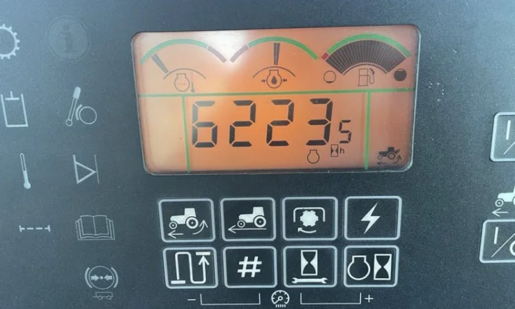 Трактор John Deere 8220 (2005) - фото № 6