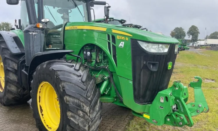 Трактор John Deere 8335R (2011) - PowerShift - фото № 1