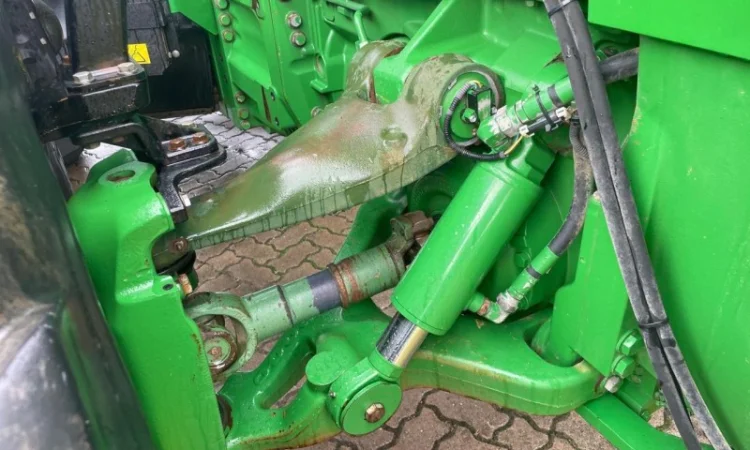 Трактор John Deere 8335R (2011) - PowerShift - фото № 12