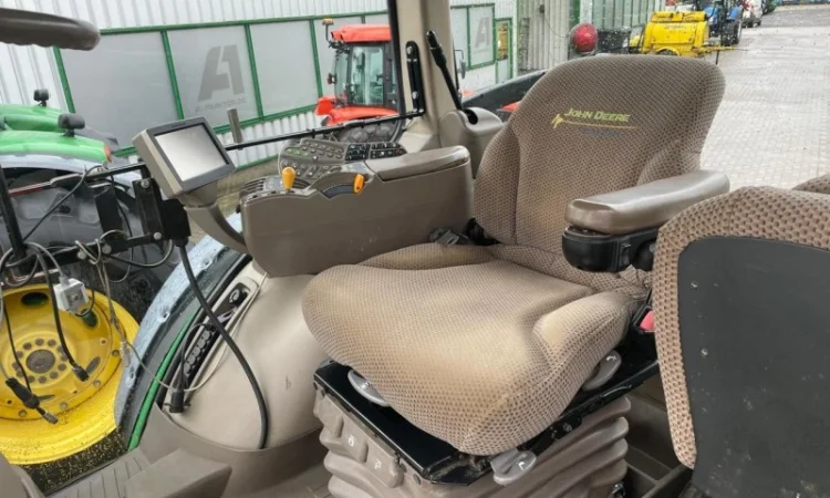 Трактор John Deere 8335R (2011) - PowerShift - фото № 5