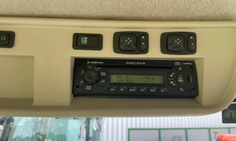 Трактор John Deere 8335R (2011) - PowerShift - фото № 3