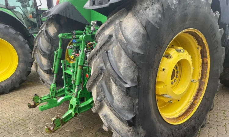 Трактор John Deere 8335R (2011) - PowerShift - фото № 15