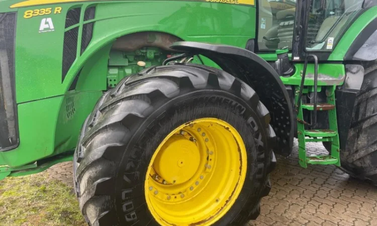 Трактор John Deere 8335R (2011) - PowerShift - фото № 14