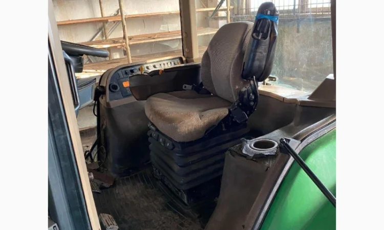 Трактор John Deere 8430 (2009) - фото № 8