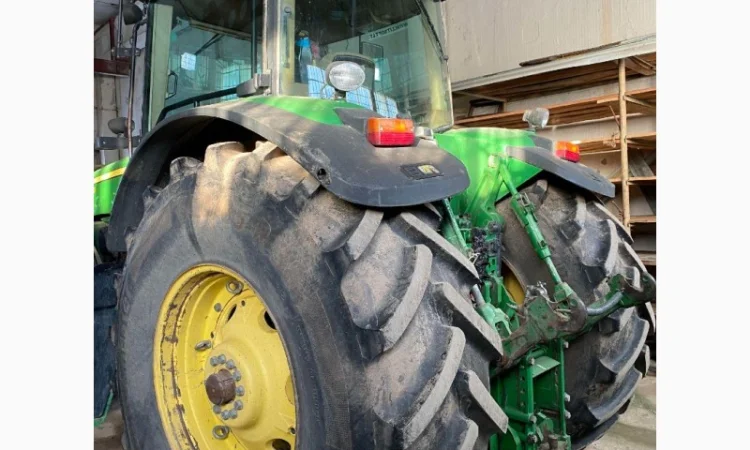 Трактор John Deere 8430 (2009) - фото № 19