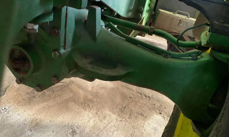 Трактор John Deere 8430 (2009) - фото № 15