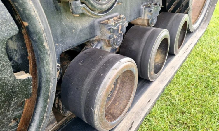 Трактор гусеничний Challenger MT 755 E - фото № 11