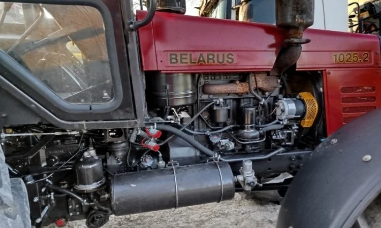 Трактор МТЗ 1025.2 Export - фото № 8