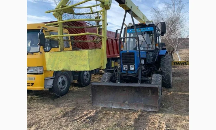 Продам трактор МТЗ пату 82.1 кран люлька 2010 год - фото № 2