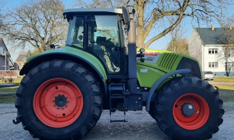 Трактор колесный CLAAS Axion 850 - фото № 1