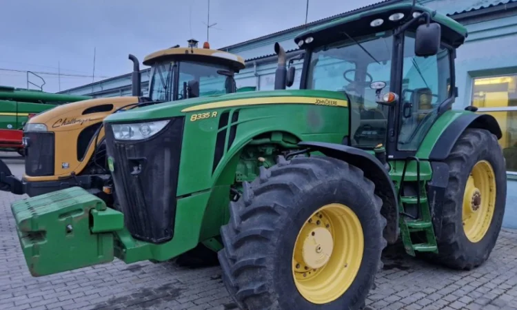 Трактор John Deere 8335R (2013) - PowerShift - фото № 1
