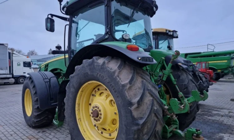 Трактор John Deere 8335R (2013) - PowerShift - фото № 4