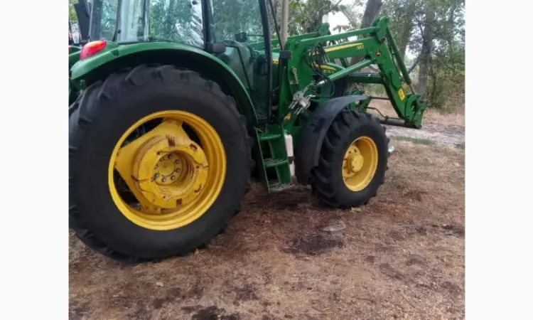 Колісний трактор John Deere 6130D - фото № 2