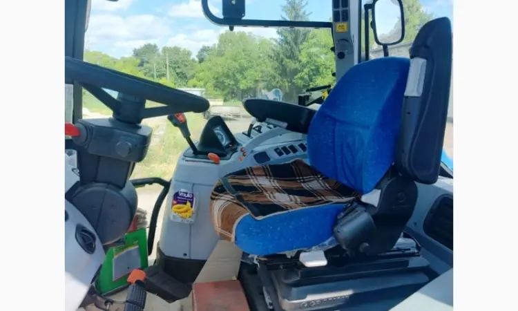 Трактор New Holland T6050 DELTA - фото № 3