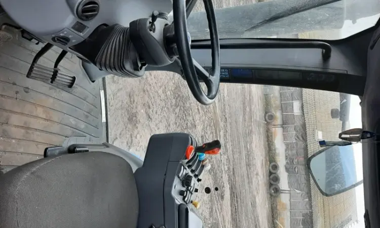 Трактор New Holland T8040 к.с. 315 - фото № 4