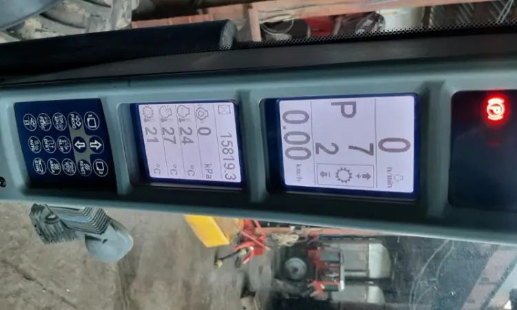 Трактор колісний New Holland T8.390 - фото № 3