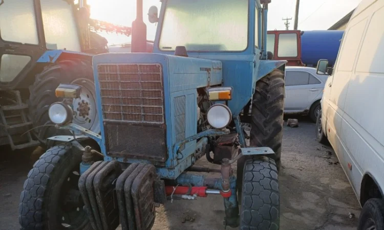 Трактор (сільхозтехніка) МТЗ 80 - фото № 1