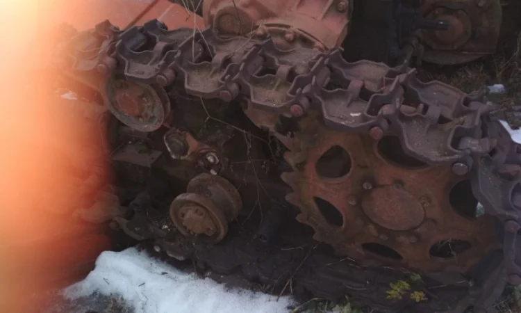 Пр. трактор Т-70 по запчастях, с гусеницей - фото № 3