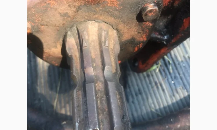 Пр. трактор Т-70 по запчастях, с гусеницей - фото № 8