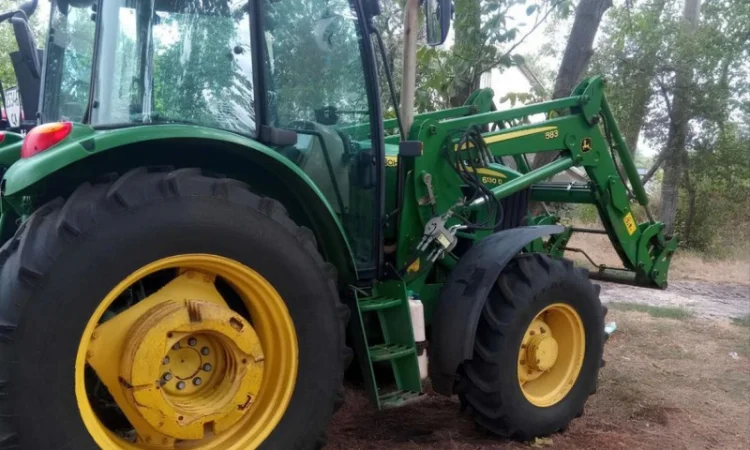 Трактор John Deere 6130 D - фото № 1