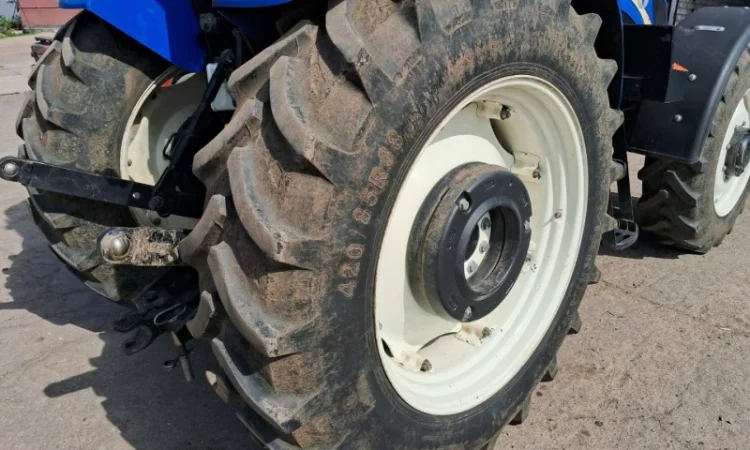 Трактор New Holland TD 5.110 - фото № 12