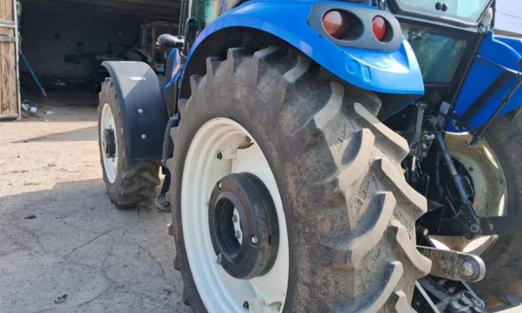 Трактор New Holland TD 5.110 - фото № 11