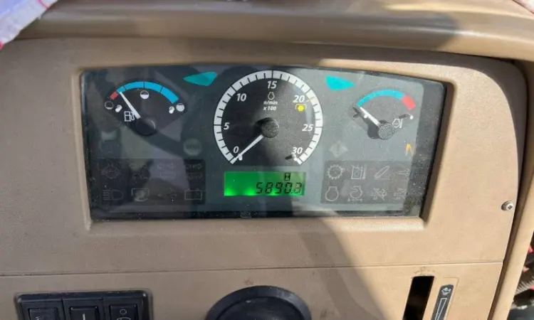 Трактор John Deere 6110B - фото № 6
