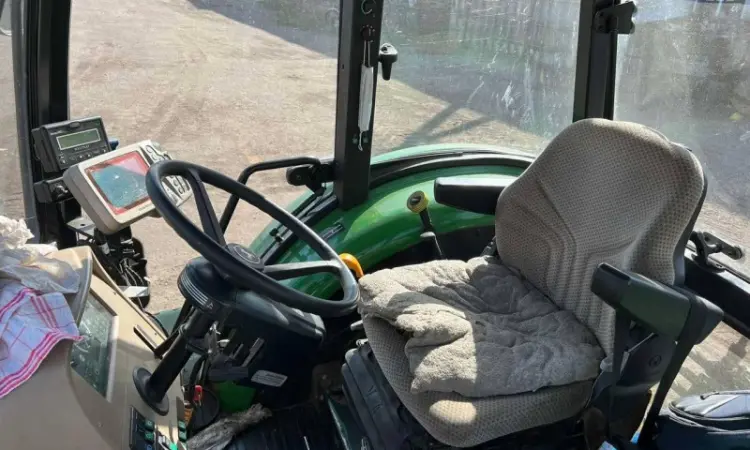 Трактор John Deere 6110B - фото № 7