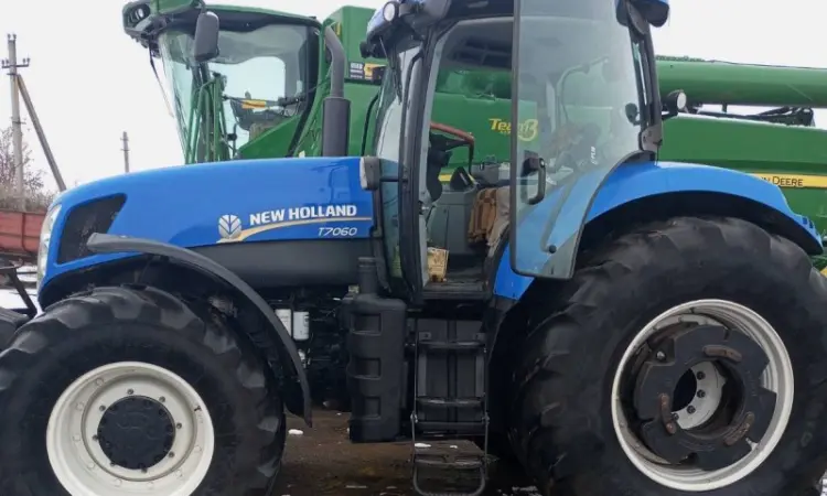 Трактор New Holland Т7060 - фото № 1