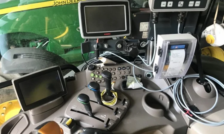 Трактор John Deere 6190R - фото № 4