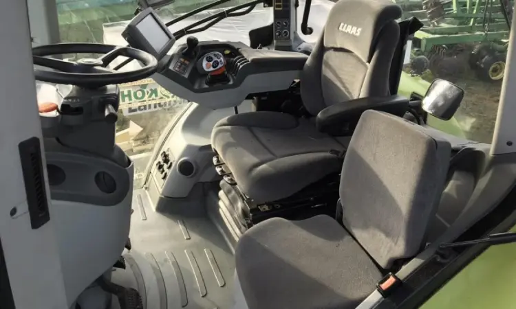 Трактор Claas Axion 930 - фото № 4