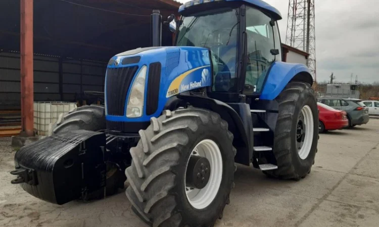 Трактор New Holland T8030 - фото № 1