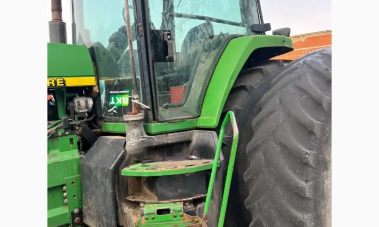 Трактор John Deere 8400 - фото № 3