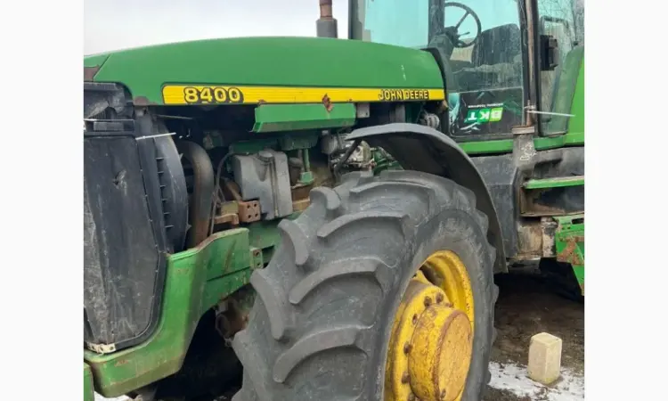 Трактор John Deere 8400 - фото № 4