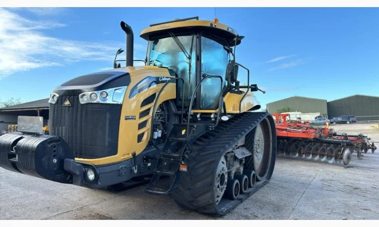 Challenger MT765E 2015 р - фото № 1