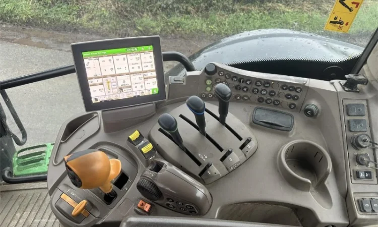 Трактор John Deere 6215R 2020 рік - фото № 3