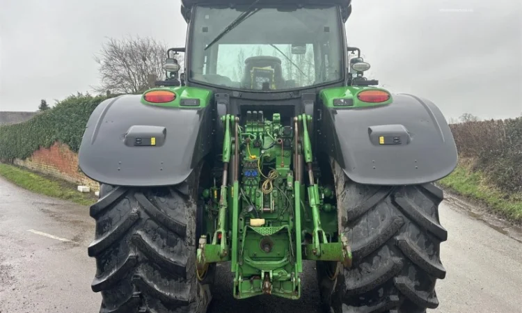 Трактор John Deere 6215R 2020 рік - фото № 9