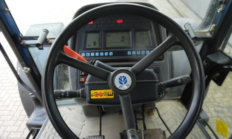 Трактор New Holland TM 150 2001 года - фото № 7