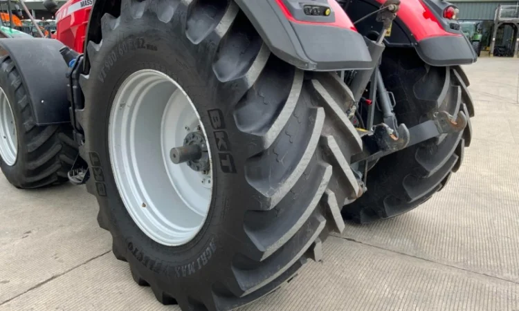 Massey Ferguson 8737 DYNA-VT 2015 р - фото № 2