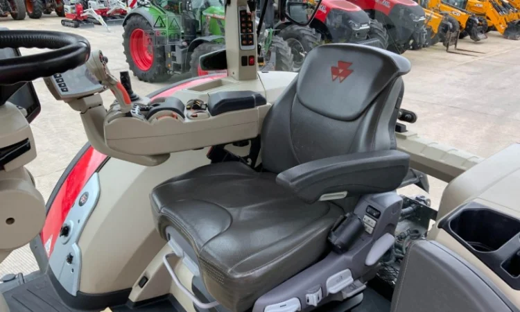 Massey Ferguson 8737 DYNA-VT 2015 р - фото № 8