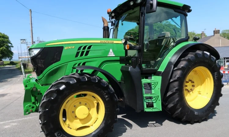 John Deere 6130R - фото № 1