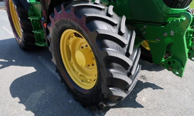 John Deere 6130R - фото № 2