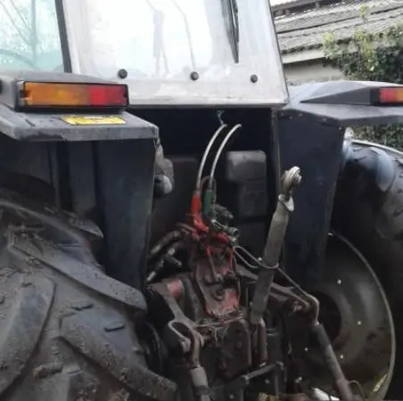 Колісний трактор MASSEY FERGUSON 3125 - фото № 3
