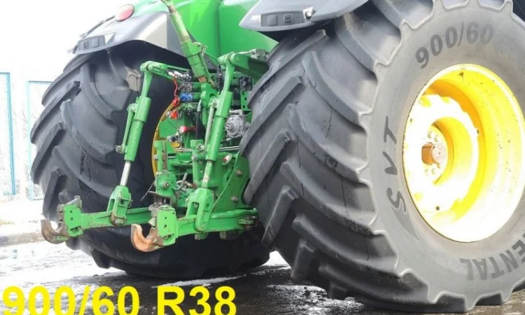 Колісний трактор JOHN DEERE 8345R Фото: колісний трактор JOHN DEERE 8345R 1/8 - фото № 8