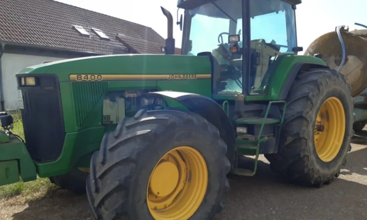 Трактор John Deere 8400 - фото № 1