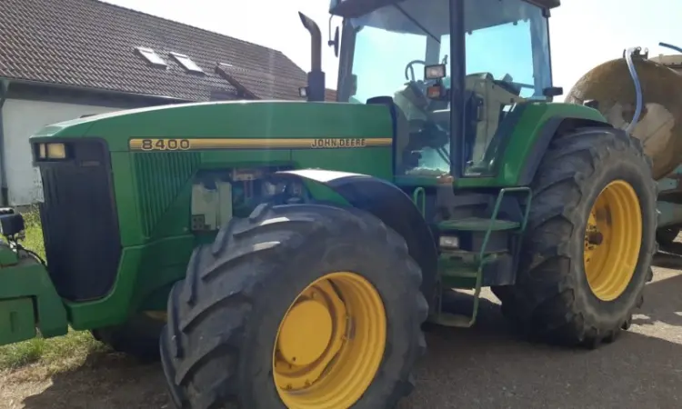 Трактор John Deere 8400 - фото № 1