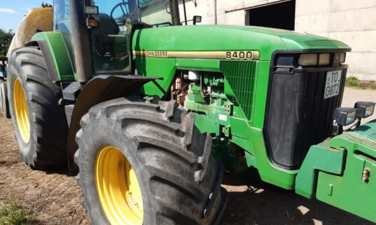 Трактор John Deere 8400 - фото № 10