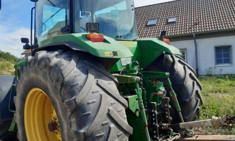 Трактор John Deere 8400 - фото № 2